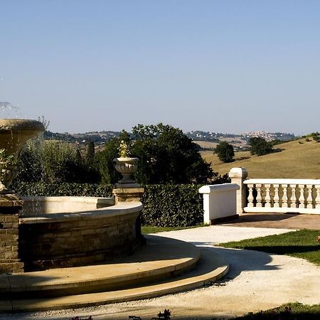 Hotel Villa Castellani Mogliano Kültér fotó