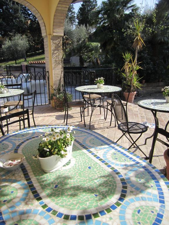 Hotel Villa Castellani Mogliano Kültér fotó