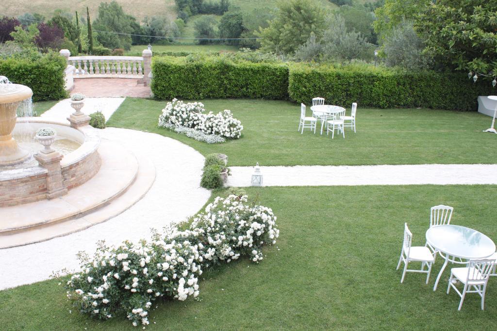 Hotel Villa Castellani Mogliano Kültér fotó