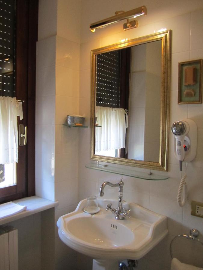 Hotel Villa Castellani Mogliano Szoba fotó